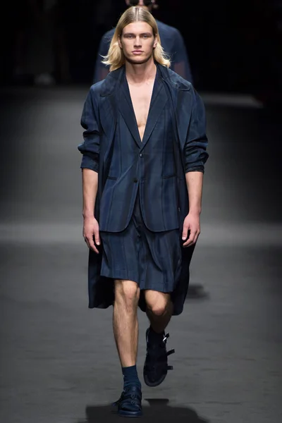 Look 26
